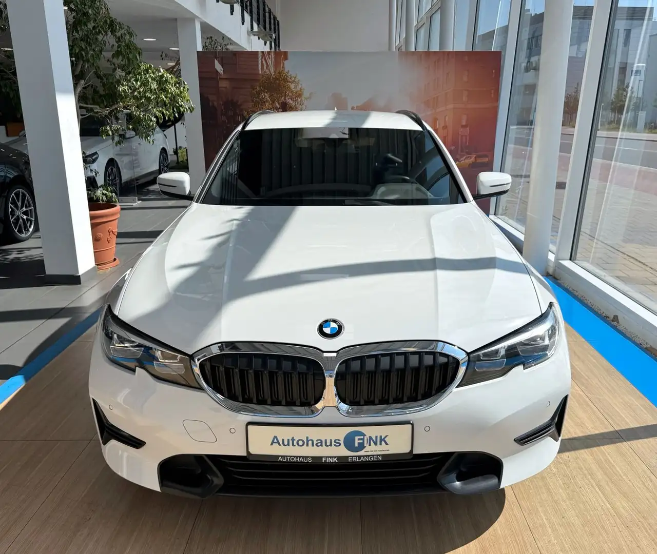 BMW 320 d Touring Sport Line L.C. Pro LED 19"LM AHK Blanco - 2