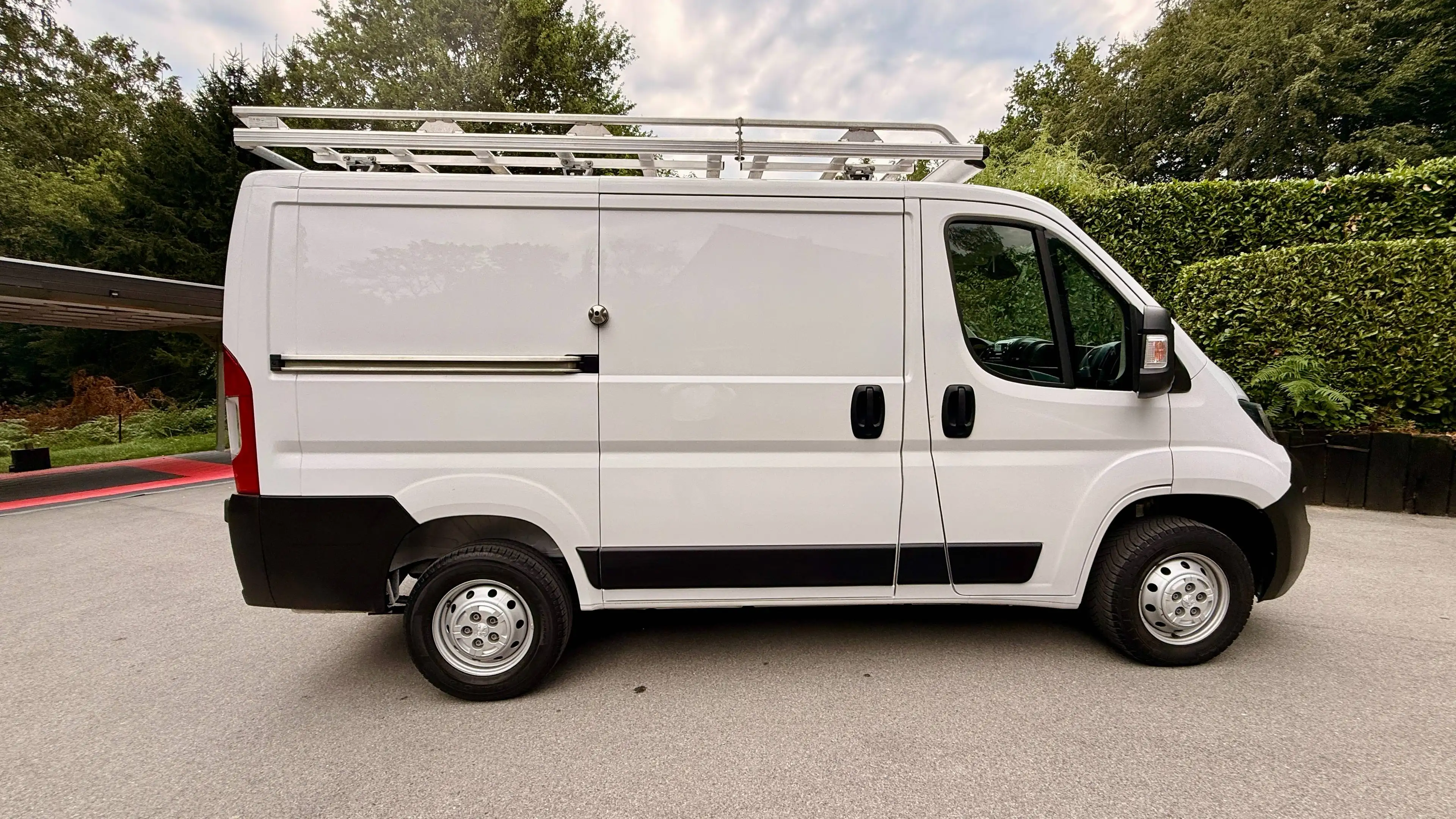 Peugeot Boxer L2 H1 2.2 BLEU HDI 140ch/ SUPER EQUIPEE/1er Propriétaire Belge/ Historique complet/ Garantie 12 Mois — photo 13