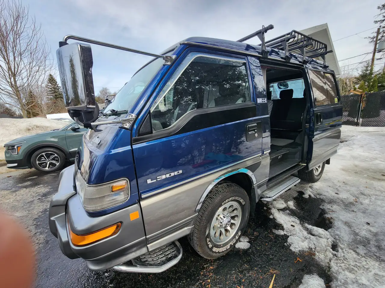 1998 Mitsubishi Delica