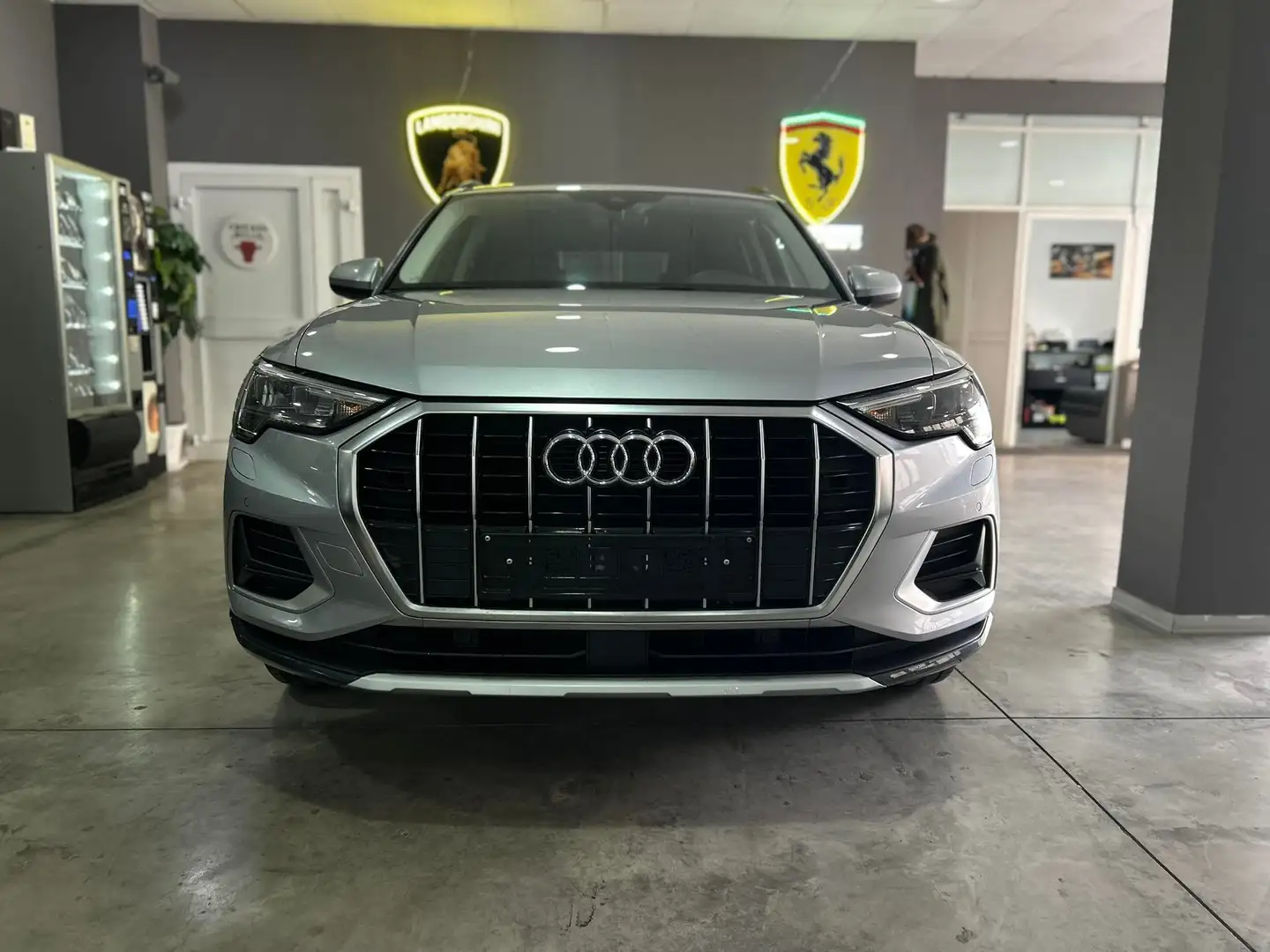Audi Q3 35 1.5 tfsi mhev s-tronic *PDC *APP Plateado - 1