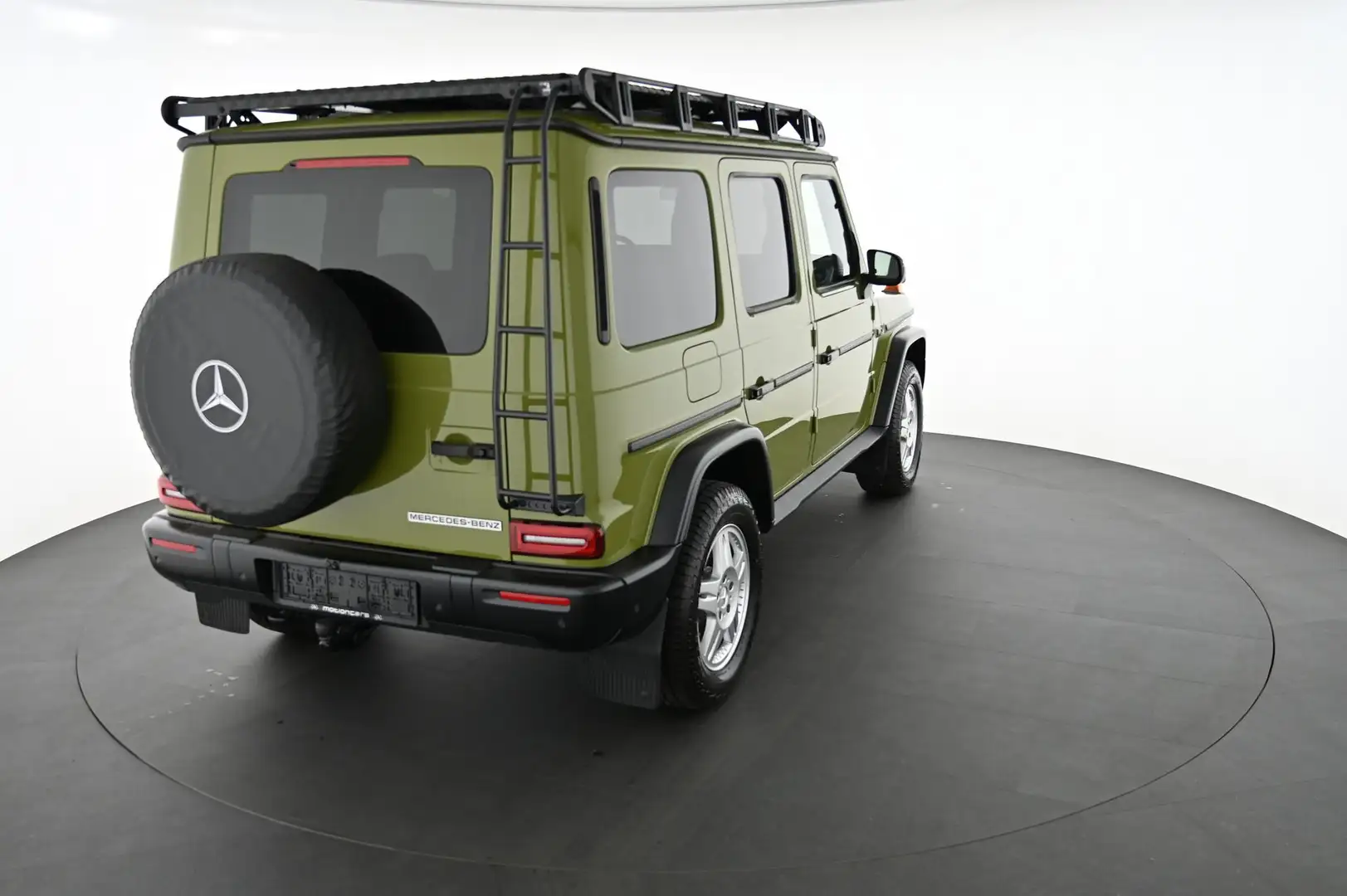 Mercedes-Benz G 450 G-Klasse G 450d STRONGER THAN THE 1980s 1 of 460 Grün - 2