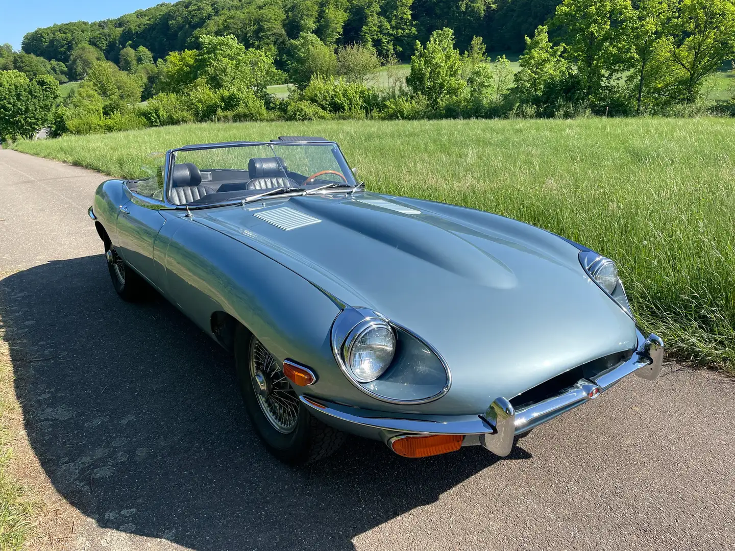 Jaguar E-Type Serie 2 Cabrio inklusive Hardtop (nut and bolt) Blau - 1