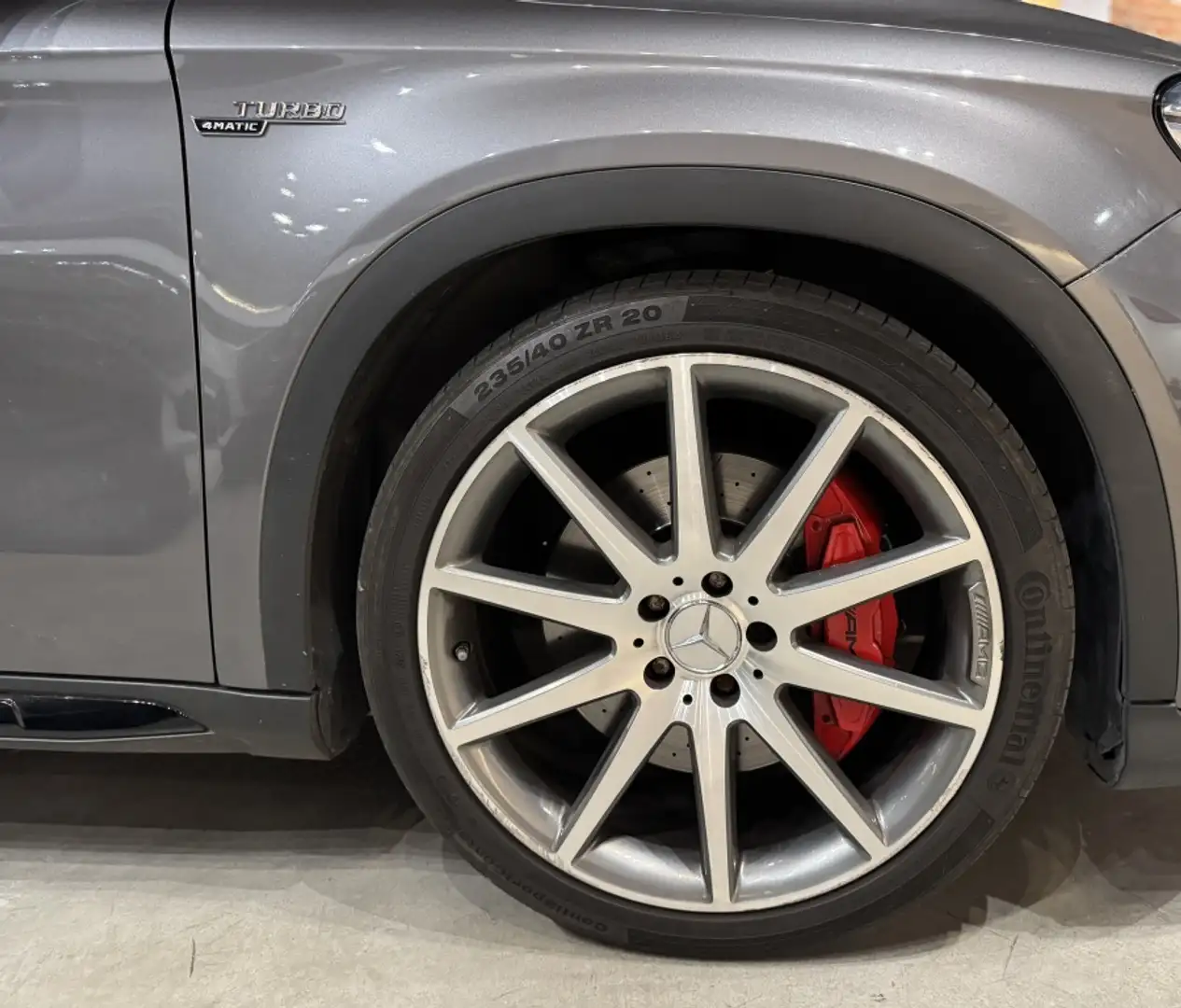 Mercedes-Benz GLA 45 AMG 4Matic 381 Aut. Šedá - 2