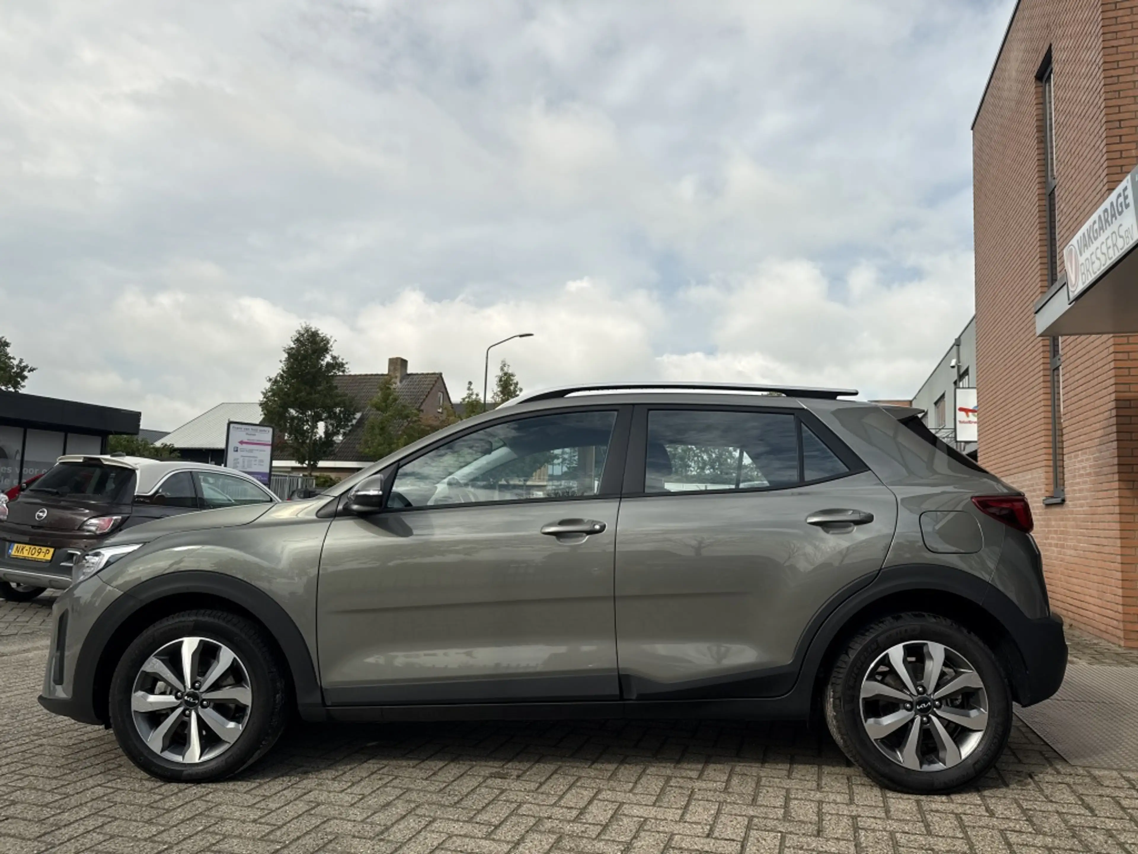 Kia Stonic 1.0 T-GDi MHEV — photo 8