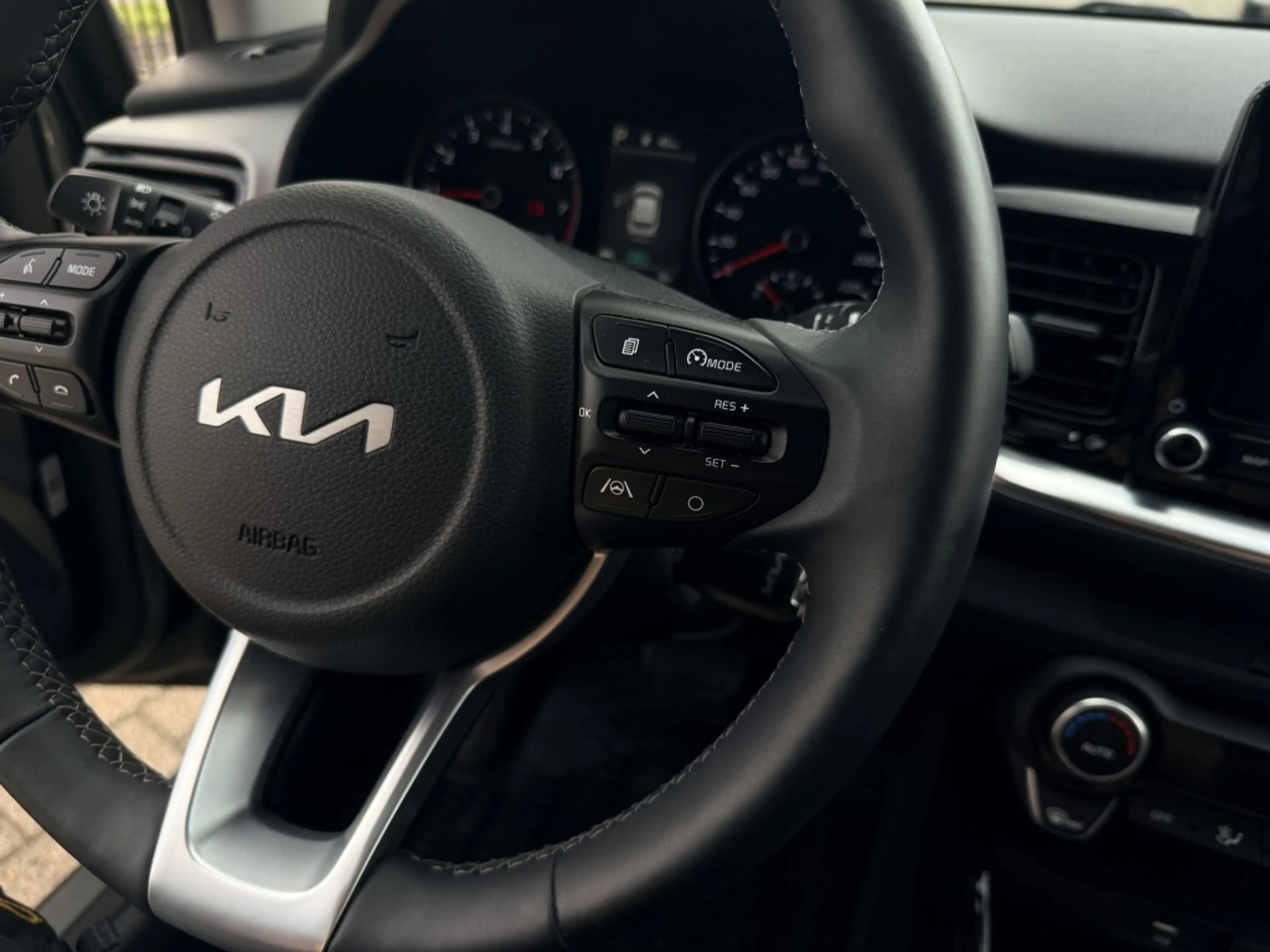 Kia Stonic 1.0 T-GDi MHEV — photo 15