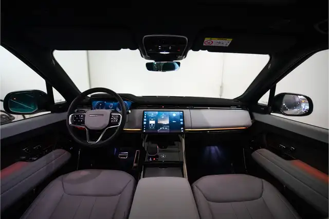 Land Rover Range Rover Sport view 28