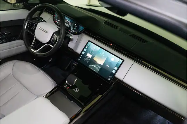 Land Rover Range Rover Sport view 26