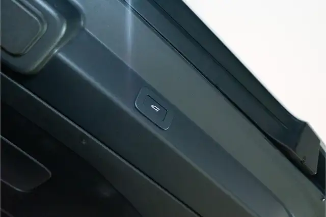 Land Rover Range Rover Sport view 24