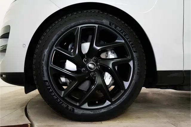 Land Rover Range Rover Sport view 13