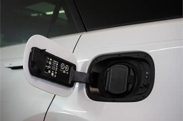 Land Rover Range Rover Sport view 18