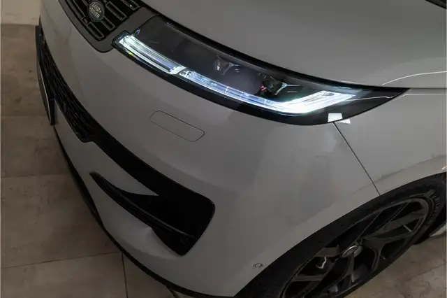 Land Rover Range Rover Sport view 11