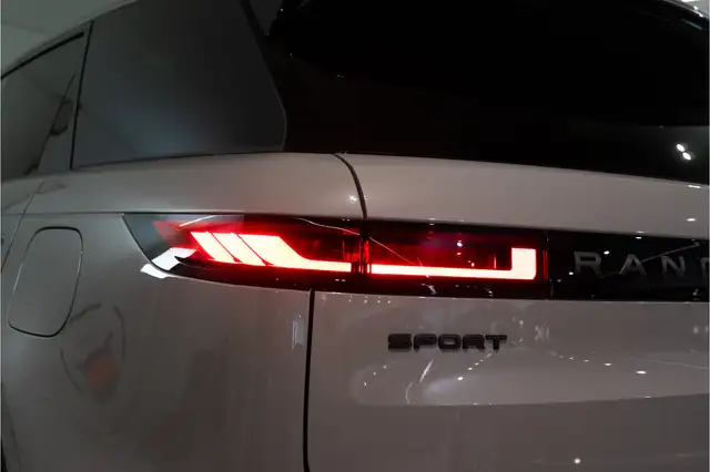 Land Rover Range Rover Sport view 19