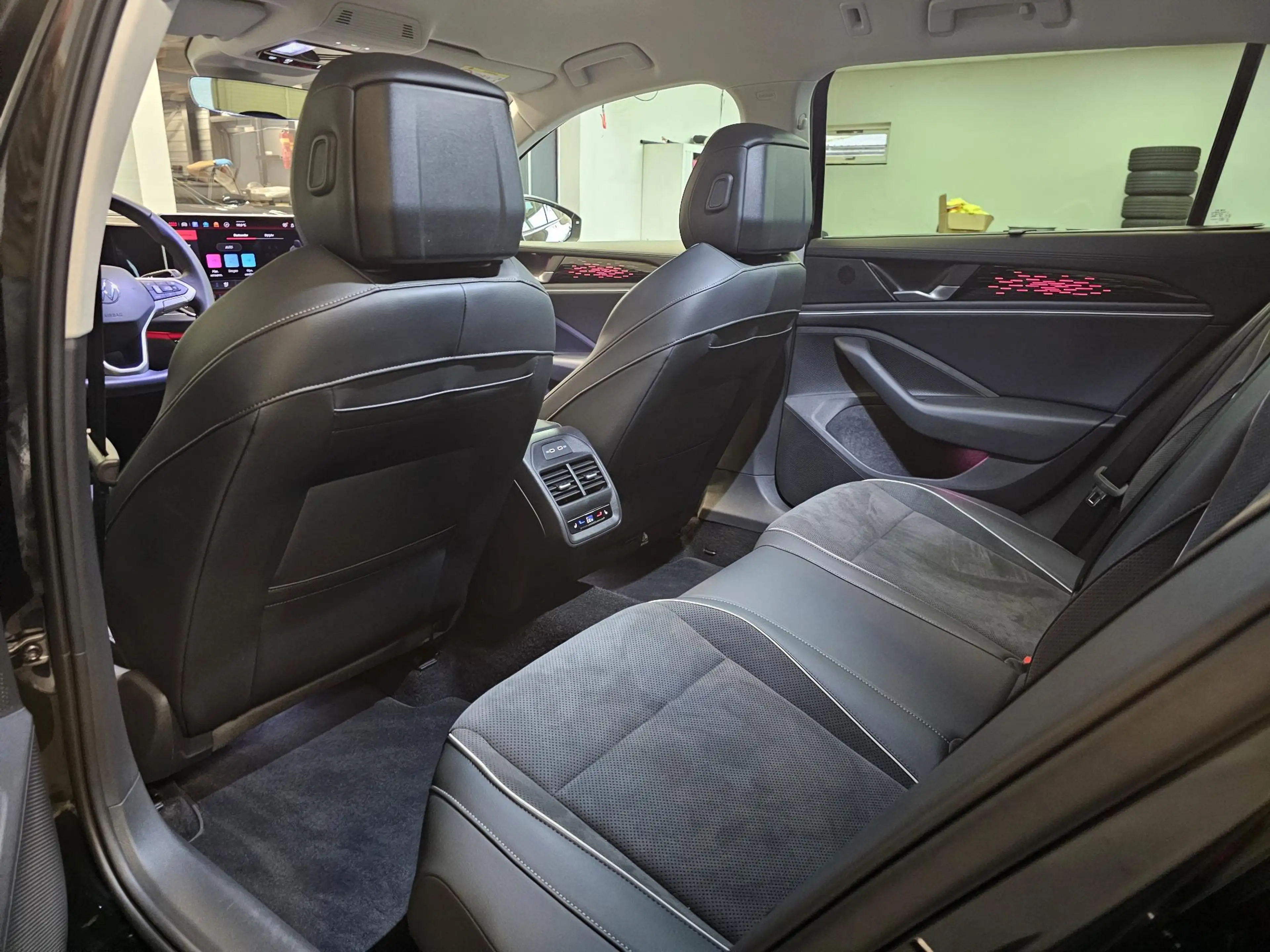 Volkswagen Passat Variant 1.5 eHybrid Elegance | Trekhaak | Stoelventilatie — photo 21