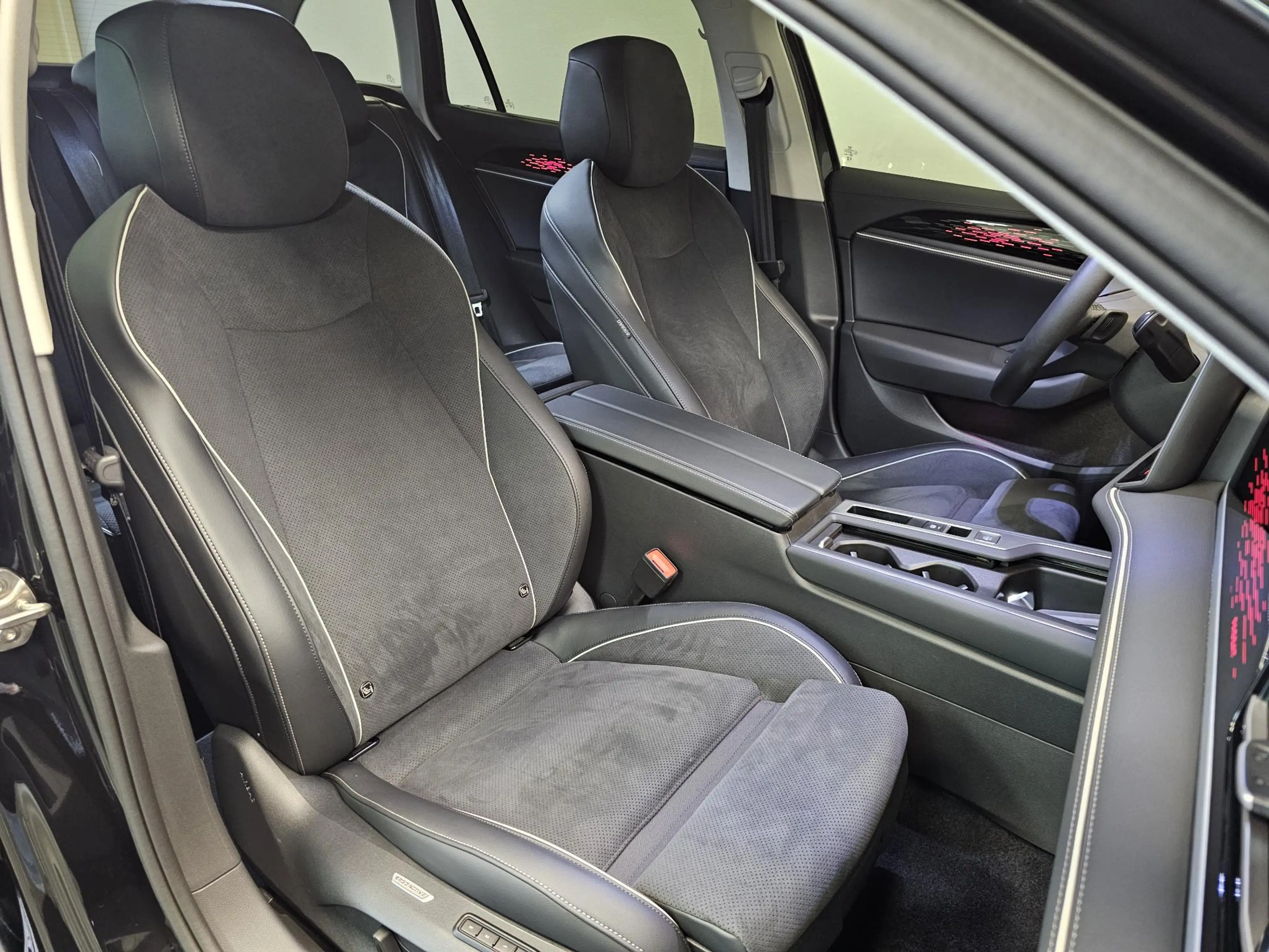 Volkswagen Passat Variant 1.5 eHybrid Elegance | Trekhaak | Stoelventilatie — photo 27