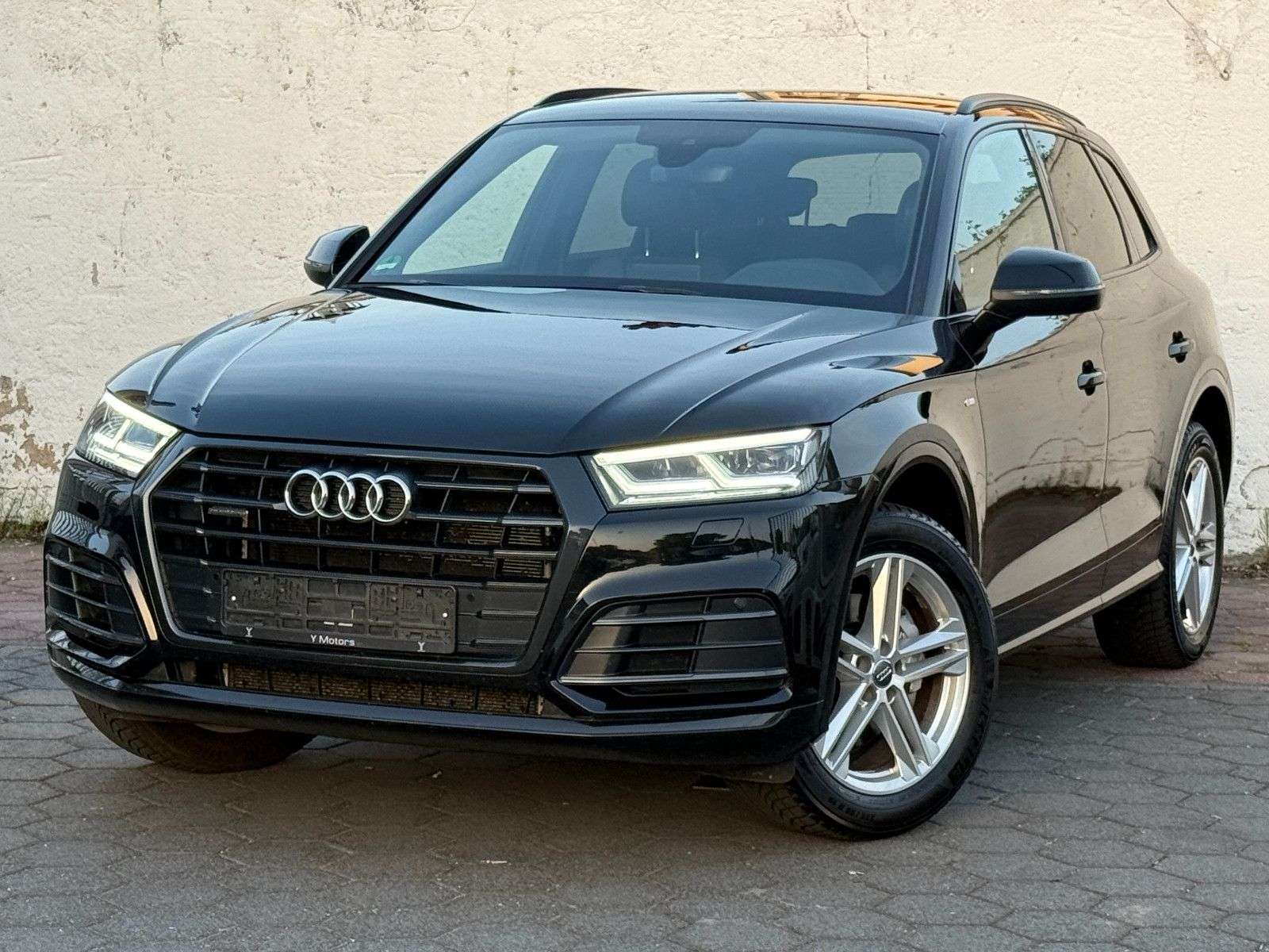 Second hand Audi Q5 2.0