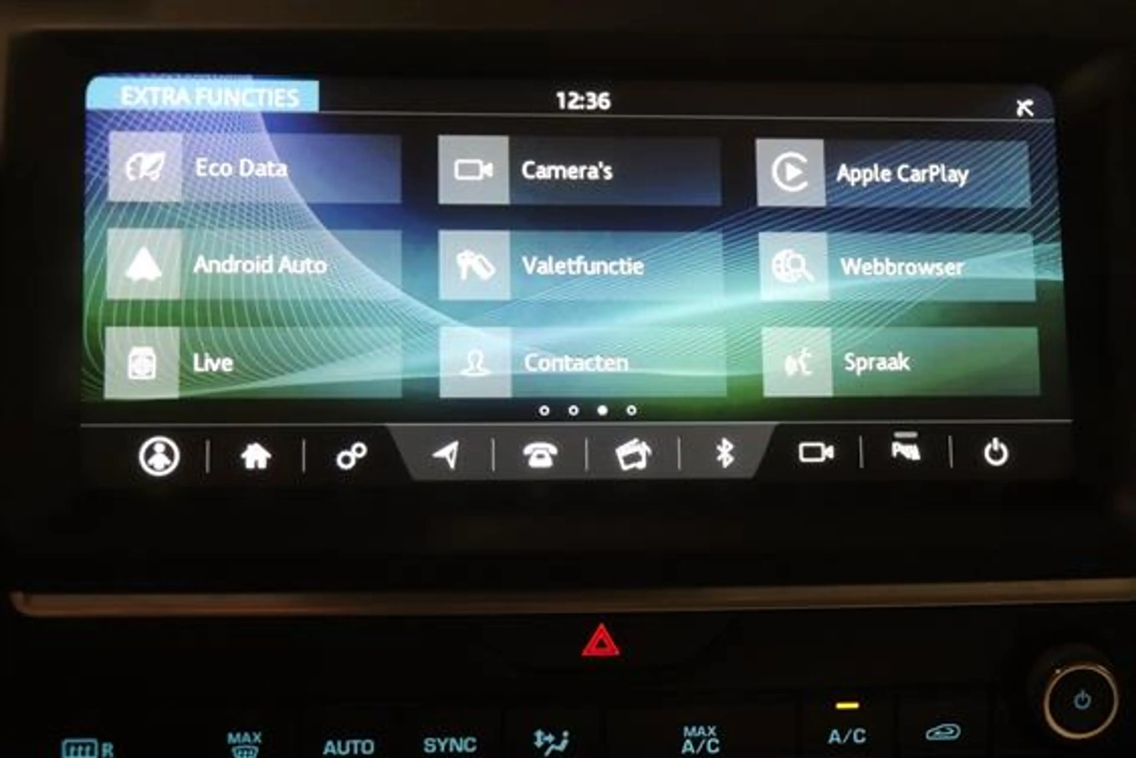 Jaguar E-Pace P200 2.0 AWD A/T — photo 13