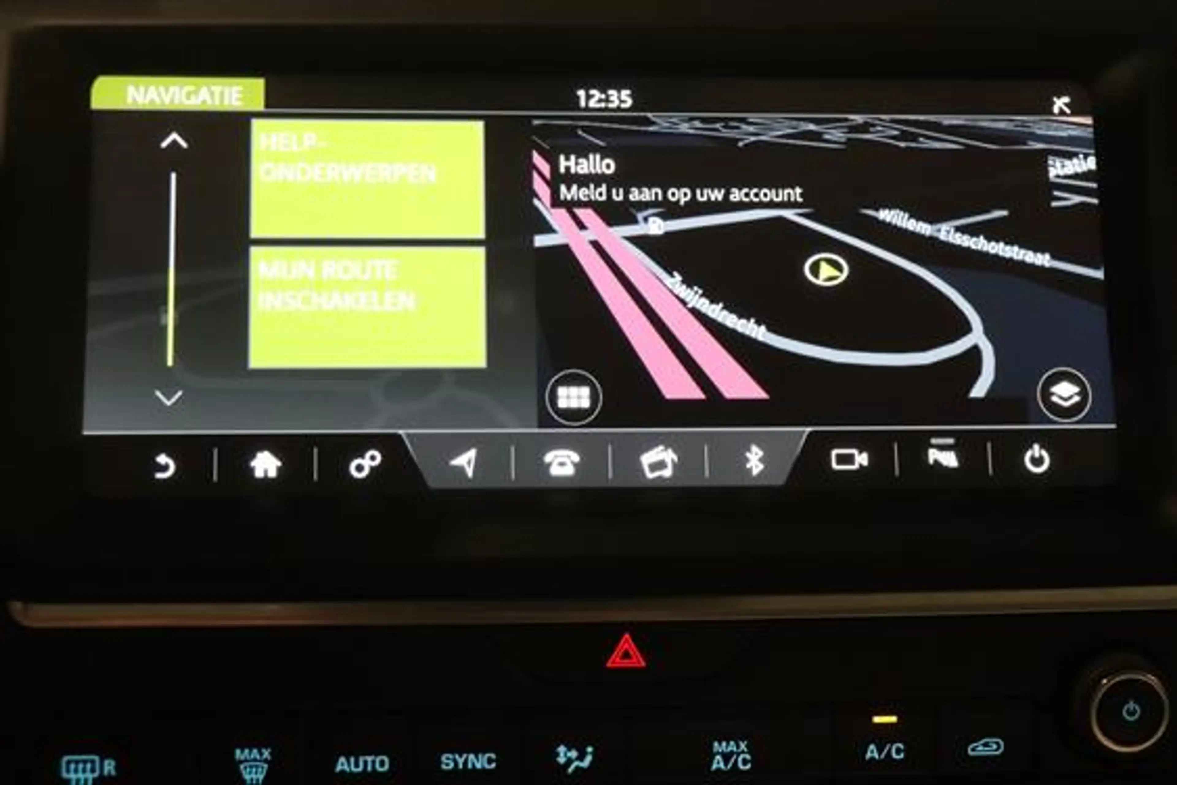 Jaguar E-Pace P200 2.0 AWD A/T — photo 12