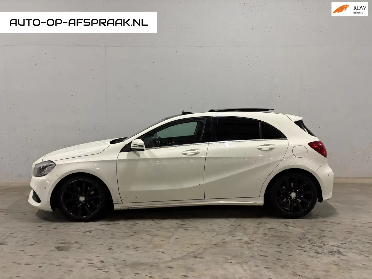 Mercedes-Benz A 180 AMG Automaat Pano Cruise Clima Wit - 1
