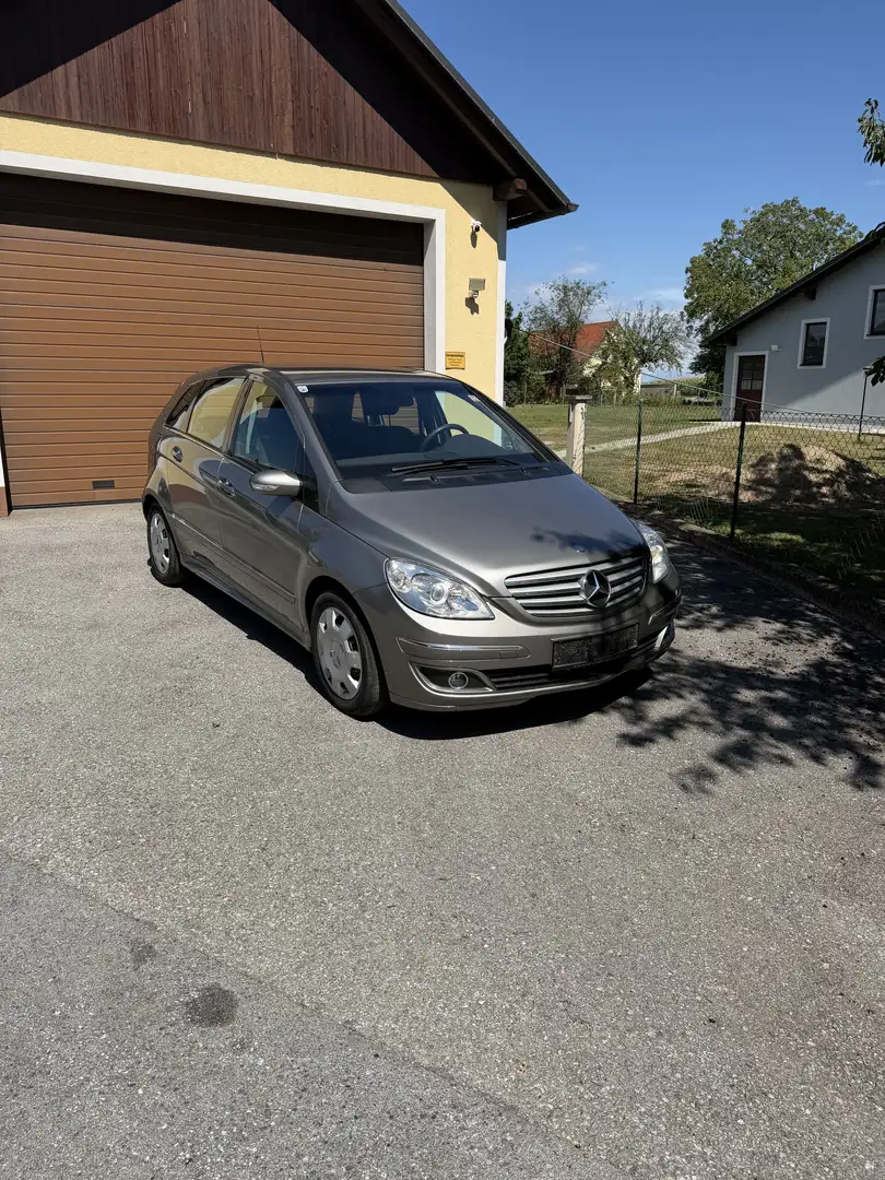 Mercedes-Benz B 180 CDI Grau - 1