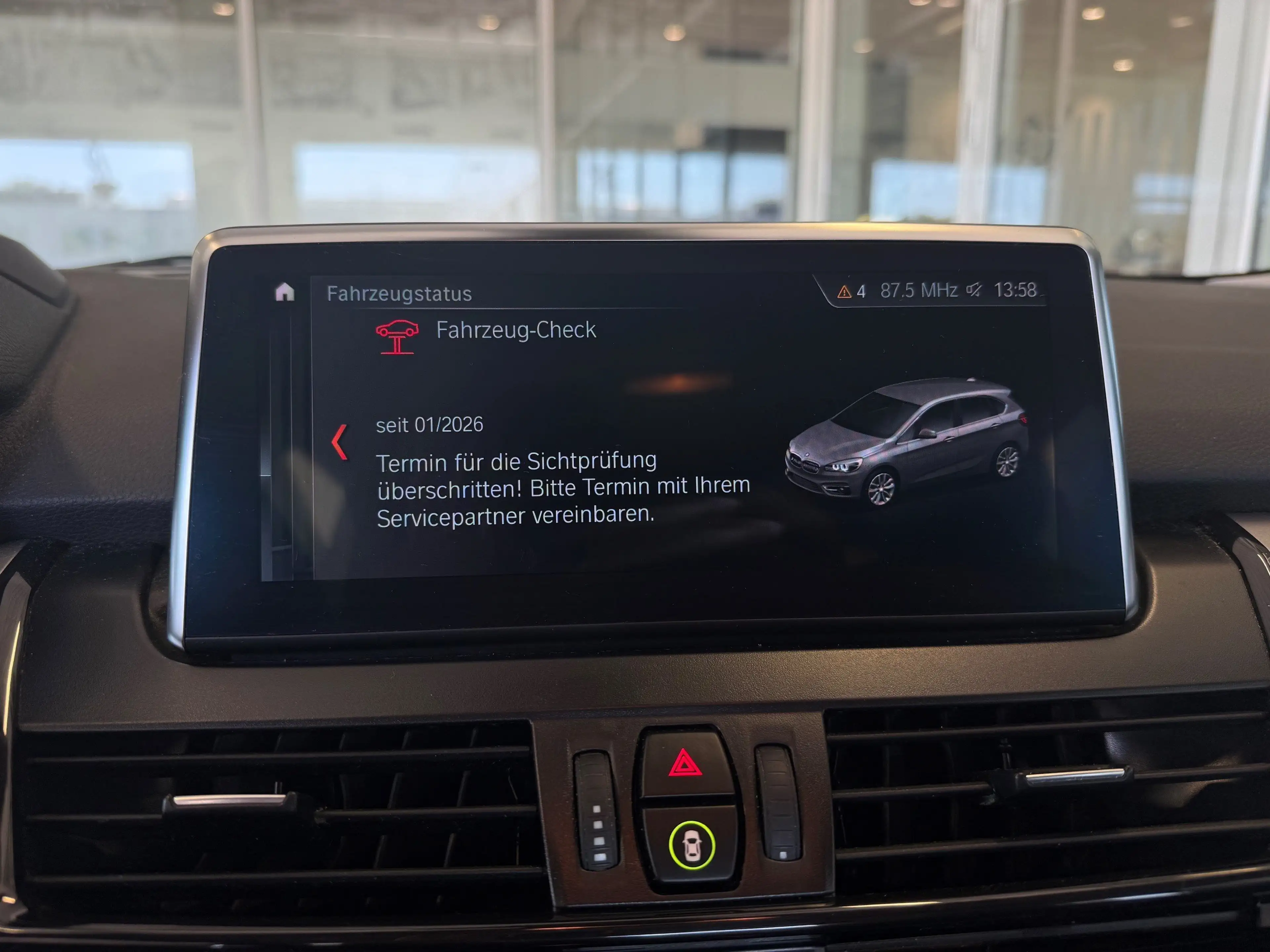 BMW 220 i Active Tourer Aut. — photo 9