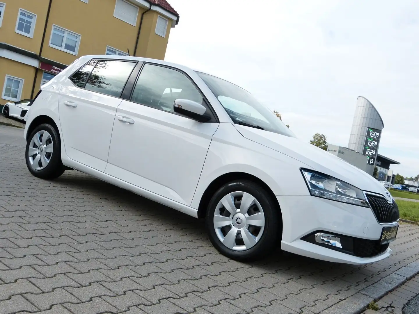 Skoda Fabia Clever 1.0 TSI *ACC*Klimaaut*SHZ*App*MFL* Weiß - 2
