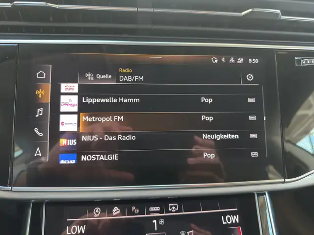 Audi Q8 view 12