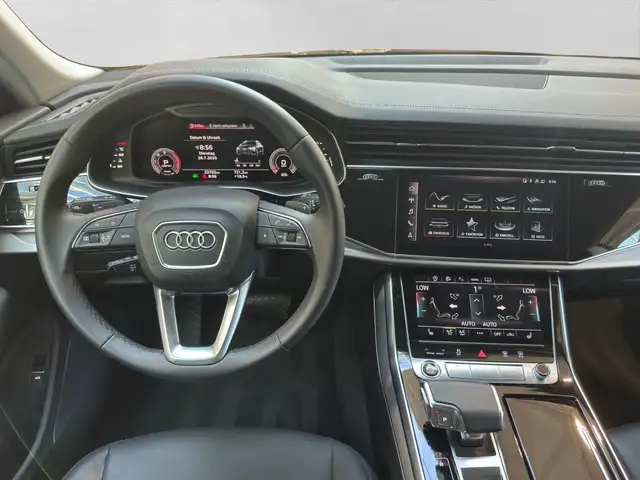 Audi Q8 view 5