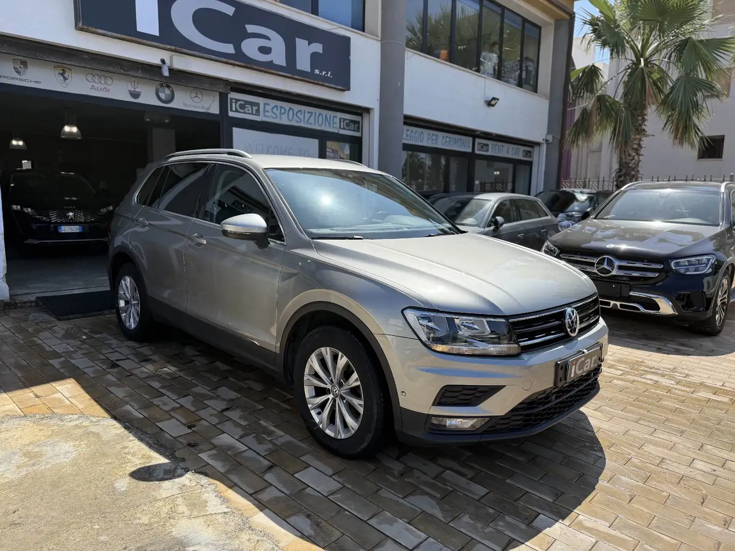 Volkswagen Tiguan Tiguan II 2.0 tdi Business 4motion 150cv dsg Grigio - 2