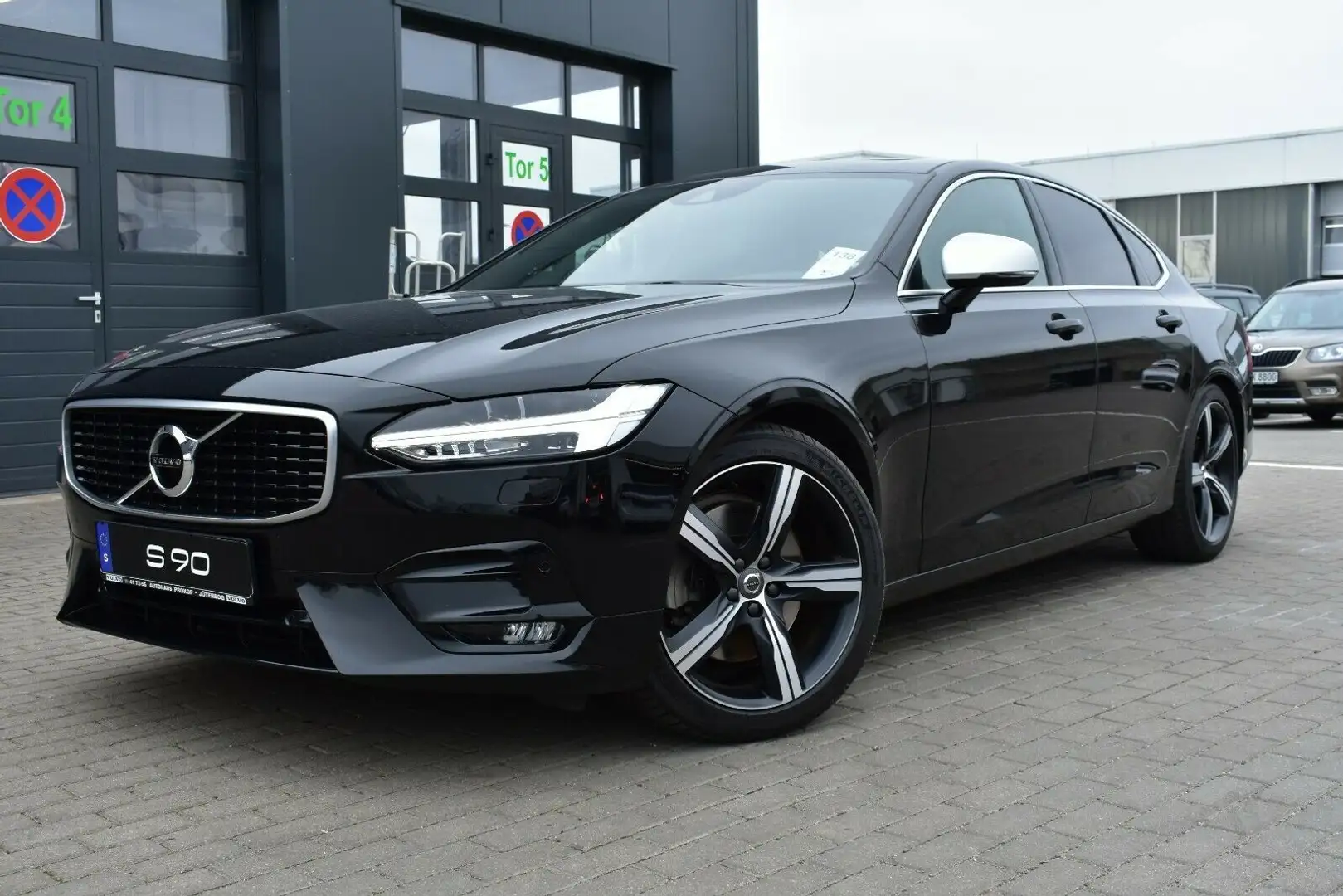 Volvo S90 D5 R-Design AWD Navi*Pano*RFK*HU*MIETKAUF Negro - 1