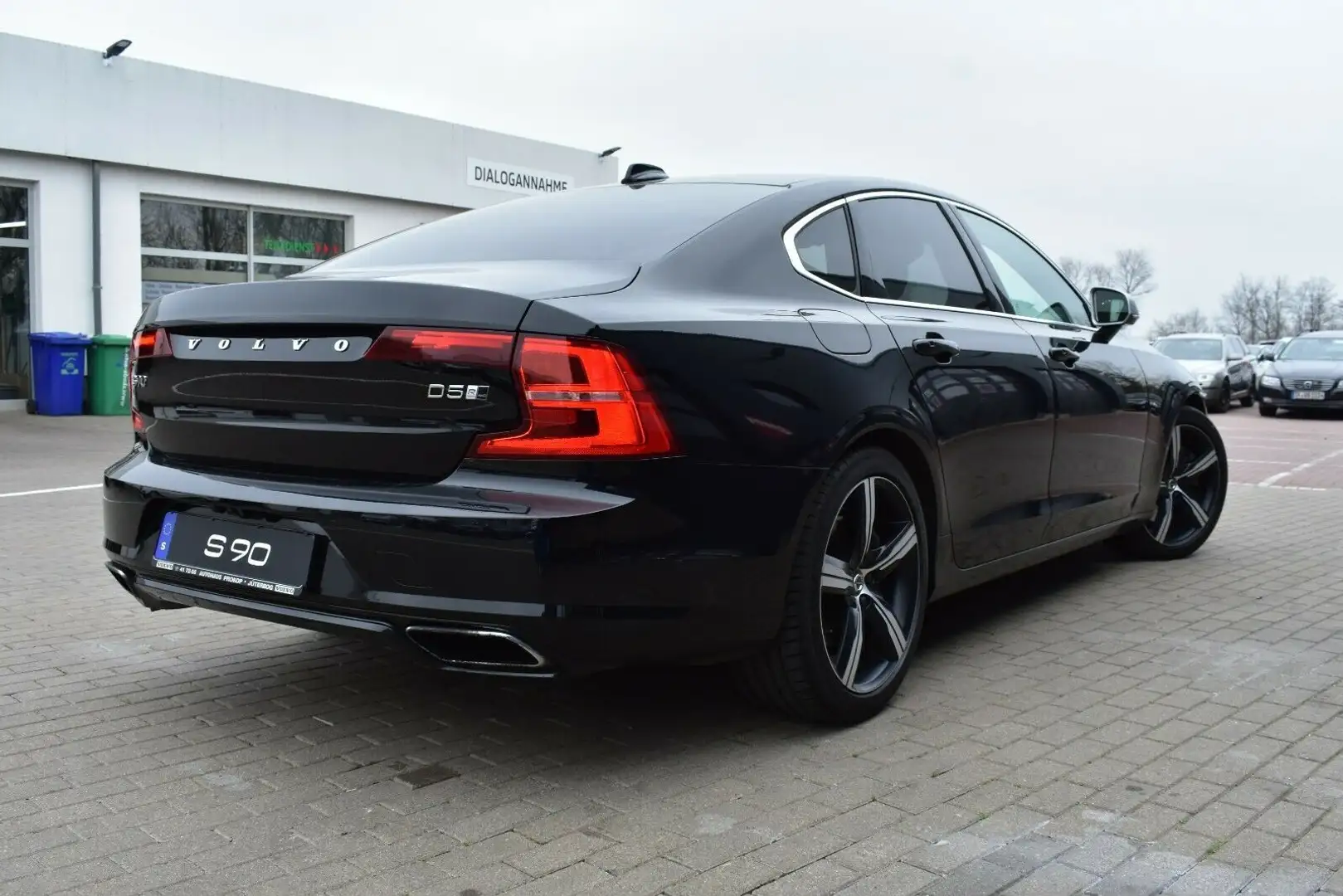 Volvo S90 D5 R-Design AWD Navi*Pano*RFK*HU*MIETKAUF Negro - 2