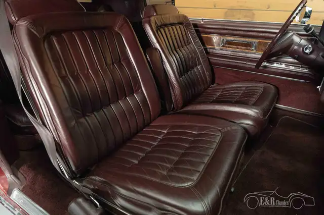 Oldsmobile Toronado view 15