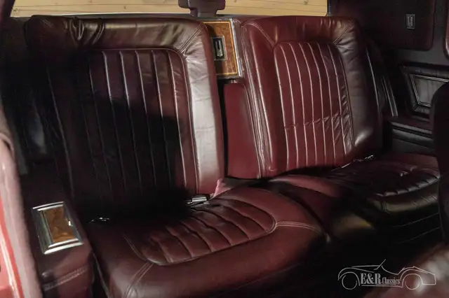 Oldsmobile Toronado view 17