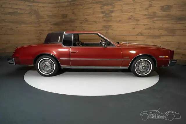 Oldsmobile Toronado view 11