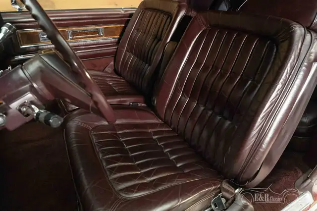 Oldsmobile Toronado view 13