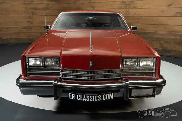 Oldsmobile Toronado view 5