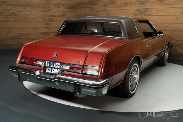 Oldsmobile Toronado view 10