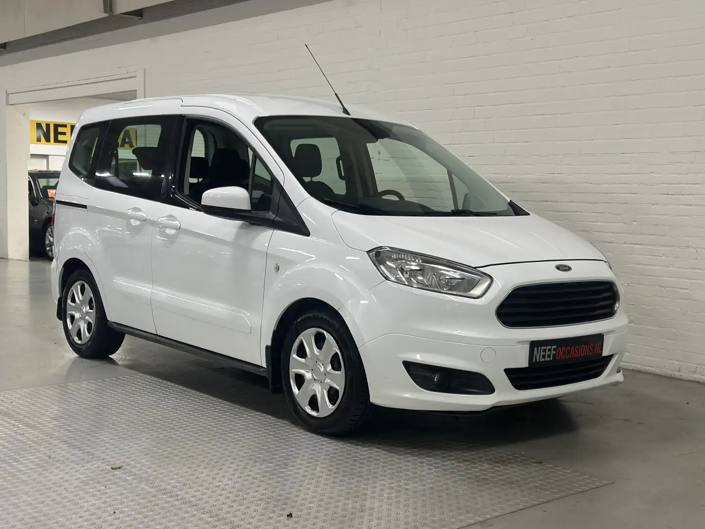 Ford Tourneo Courier 1.0 Titanium AIRCO /CRUISE / ELK.PAKKET Wit - 2