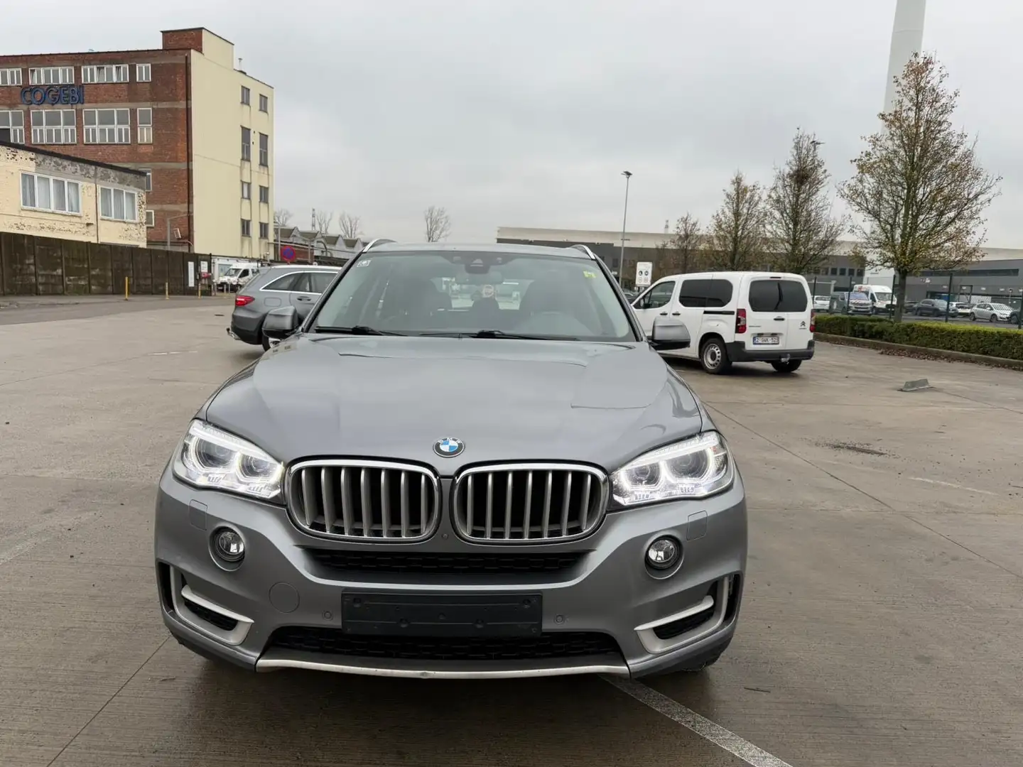 BMW X5 2.0 dAS sDrive25 7 PLACES Grau - 1