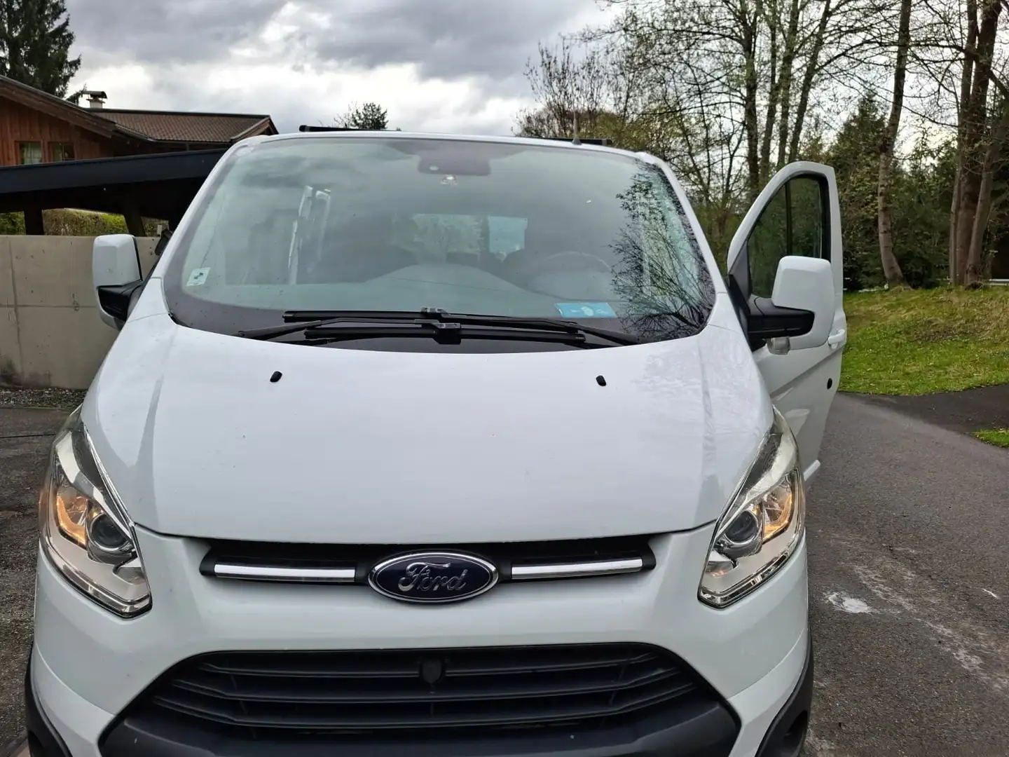 Ford Tourneo Custom Tourneo Custom L2H1 Titanium 2,0 TDCi Titanium Weiß - 1