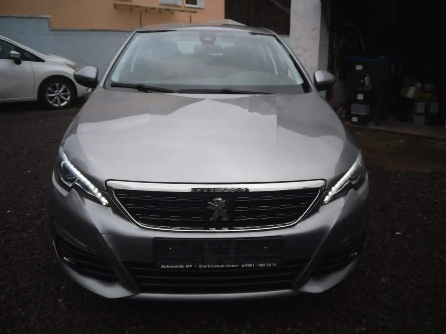 Peugeot 308 Allure HDI 131 PS Teilleder Navi Kamera1Hand Gris - 2