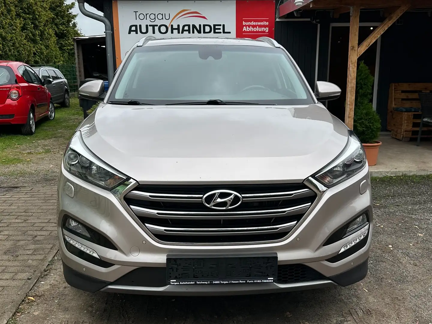 Hyundai TUCSON ix 35Premium 2.0 4WD Keyless/Kamera/NAVI/SHK./AHK. Beige - 2