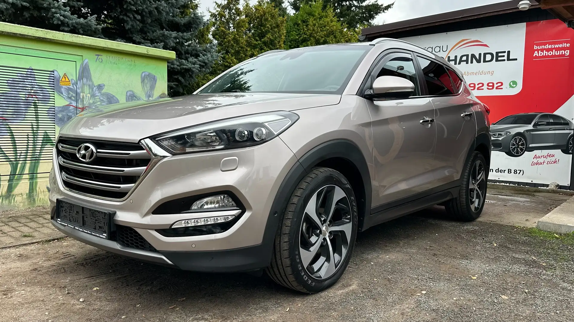 Hyundai TUCSON ix 35Premium 2.0 4WD Keyless/Kamera/NAVI/SHK./AHK. Beige - 1