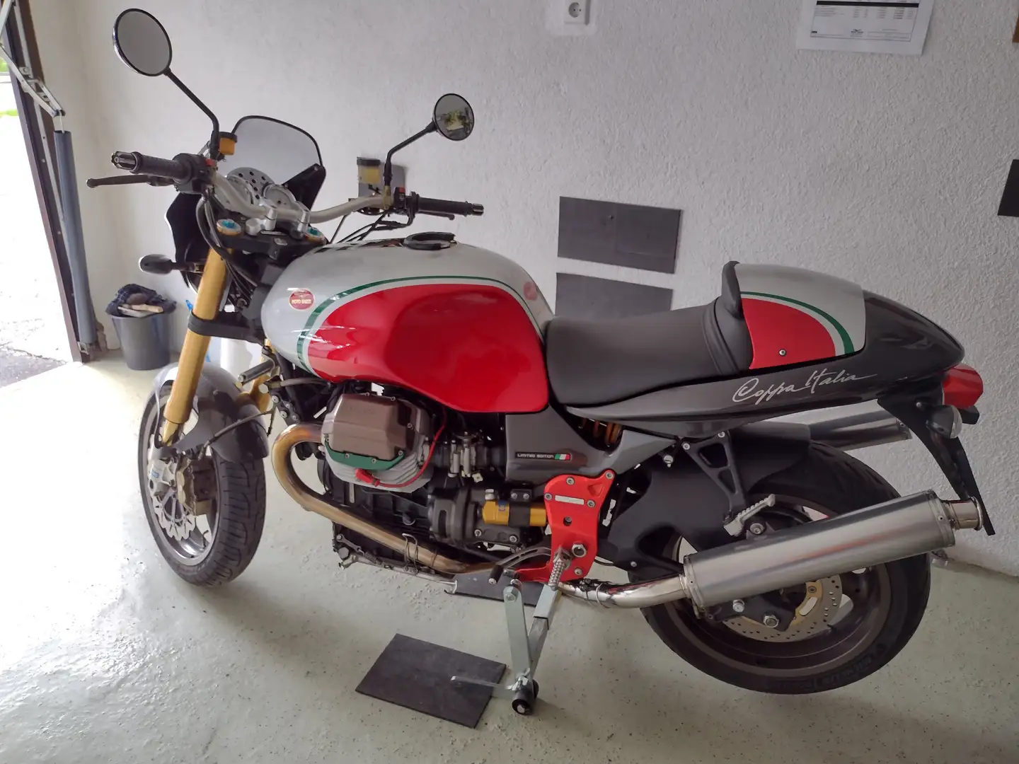 Moto Guzzi V 11 Coppa Italia Argent - 1