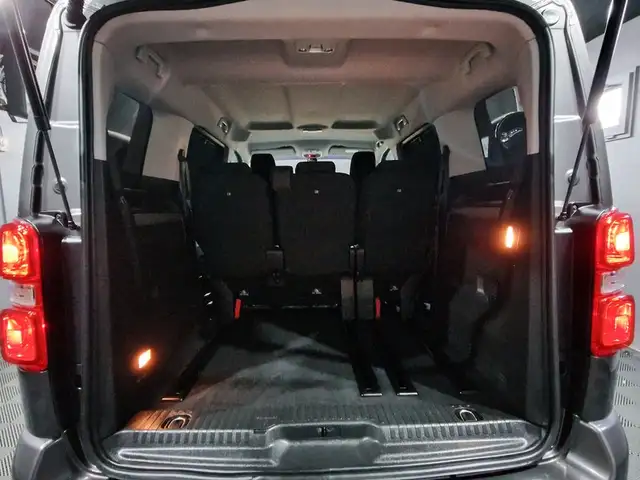 Opel Zafira view 8