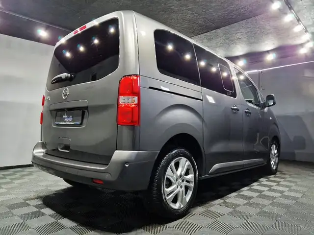Opel Zafira view 4