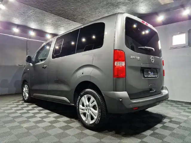 Opel Zafira view 3