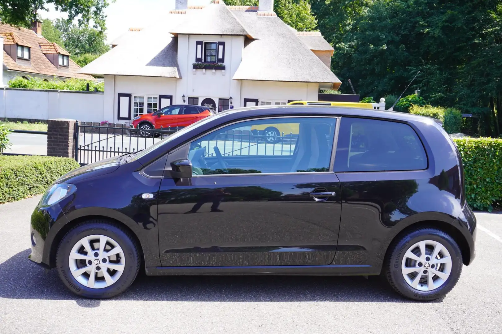 Skoda Citigo 1.0 Greentech Tour Navi Airco Cruise Zwart - 2