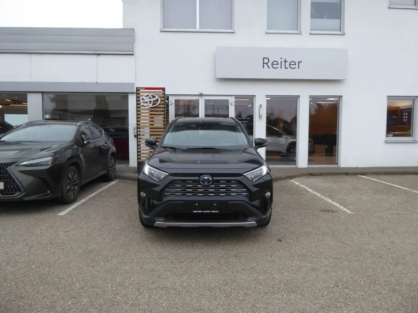 Toyota RAV 4 2,5 Hybrid 2WD Aut. *AHK*SHZ* Schwarz - 1