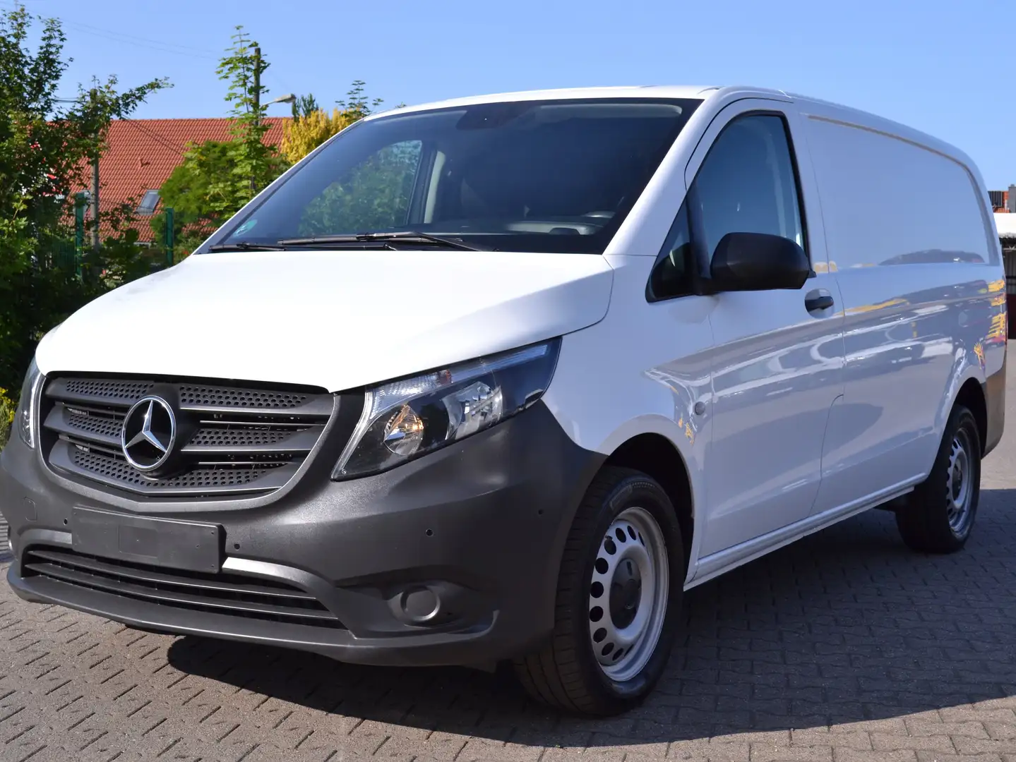 Mercedes-Benz Vito Vito16 CDI 4Matic 4x4 lang Automatik 9 Gang Weiß - 1