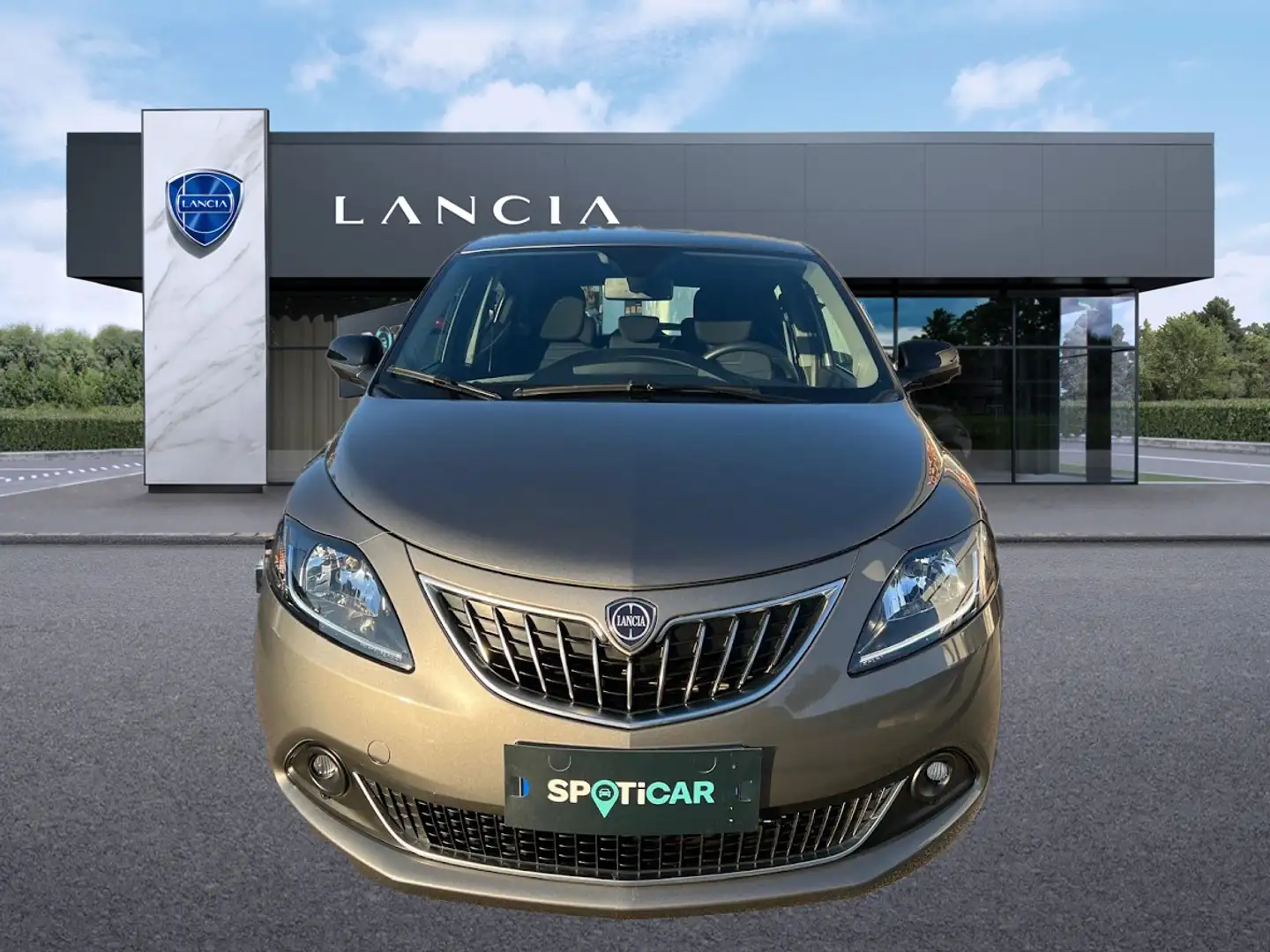Lancia Ypsilon 1.0 FireFly Hybrid Silver Plus Gris - 2